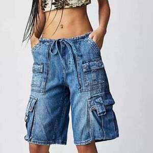 Free People We The Free Reina Cargo Denim Shorts Size Medium (8-10)